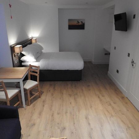 House Of Juniper - Luxury Accessible Apartment Бродфорд Екстер'єр фото
