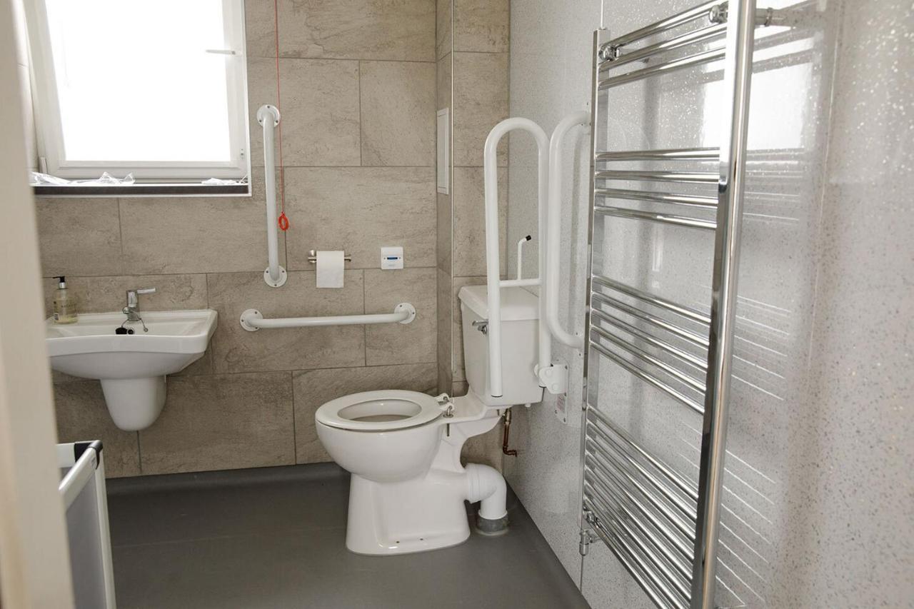 House Of Juniper - Luxury Accessible Apartment Бродфорд Екстер'єр фото